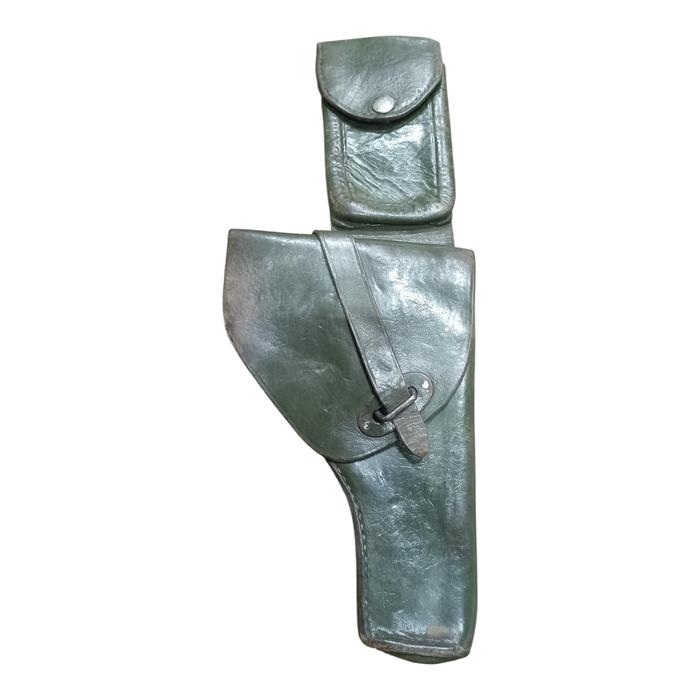 PISTOLERA VERDE DE CUERO CON PORTA CARGADOR PARA 11.25 -USADA-